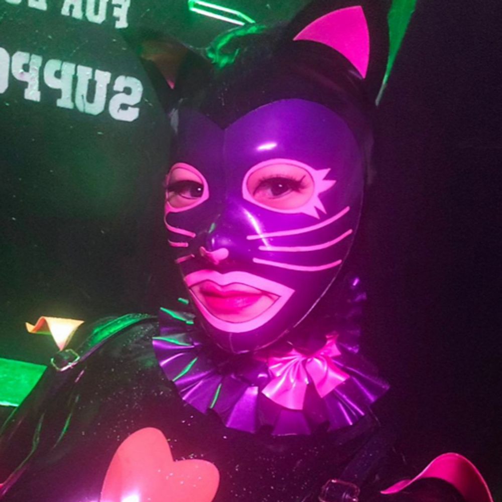 Aya the Latexkitten