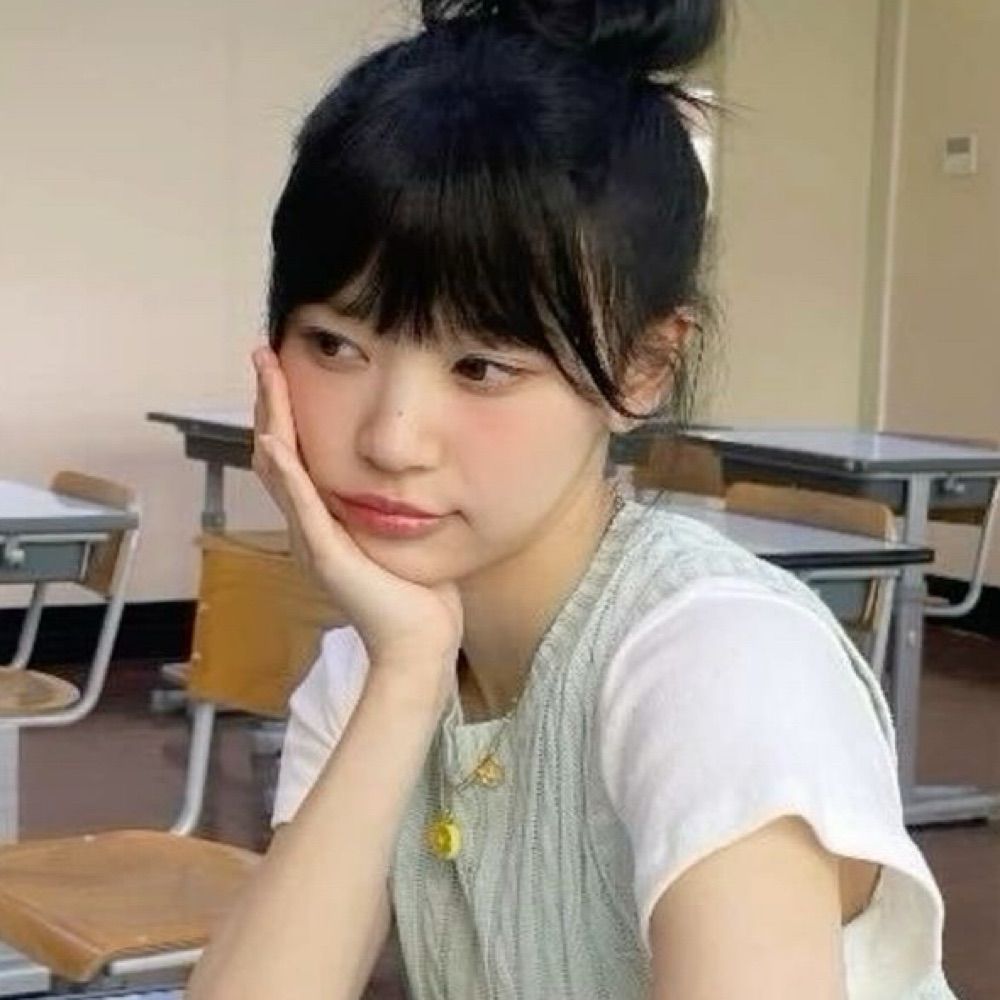 ⋆˚࿔ nuria 𝜗𝜚˚⋆