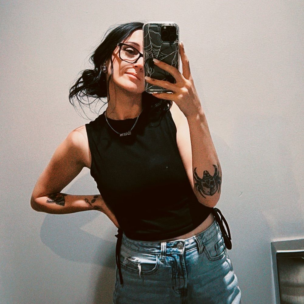 jes w/ one s 🕷️