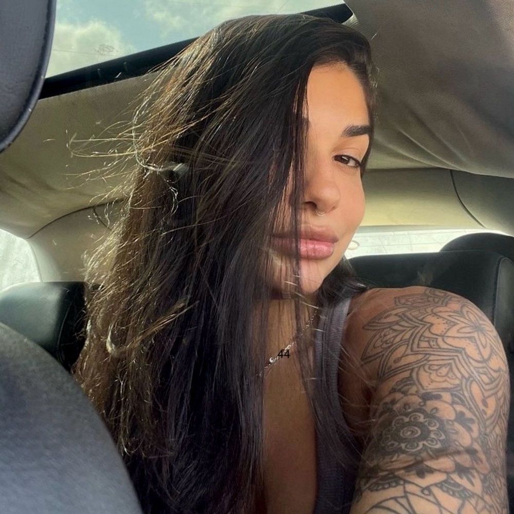 Lara B