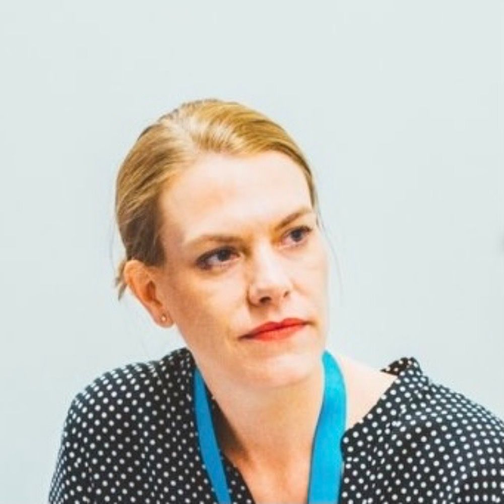 Julia Holze