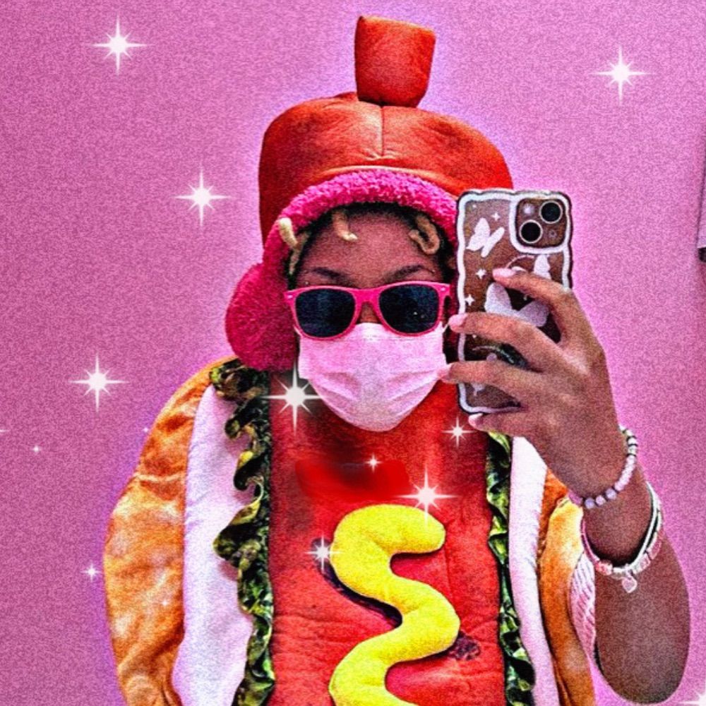 Mr Roanoa D. Bitches🍂🤟🏽He/They/she
