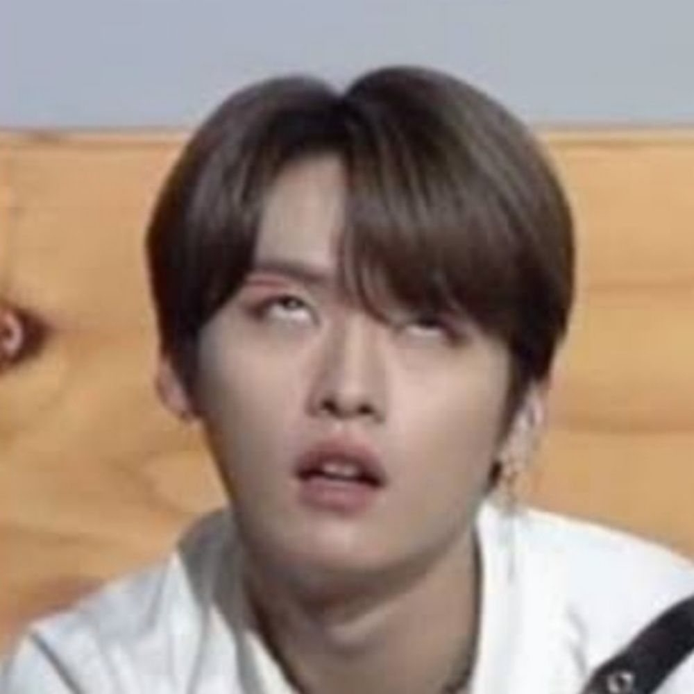 um lee know a procura de um han🐰🥀