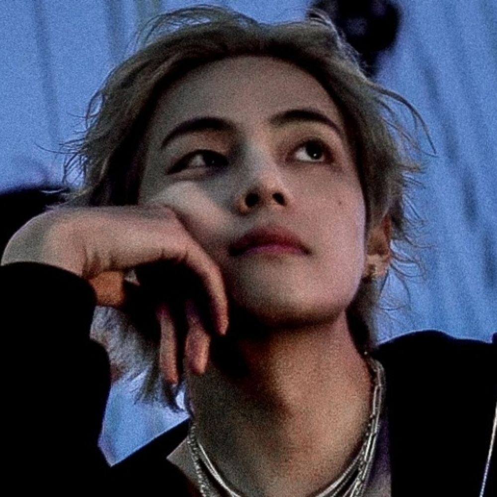 V