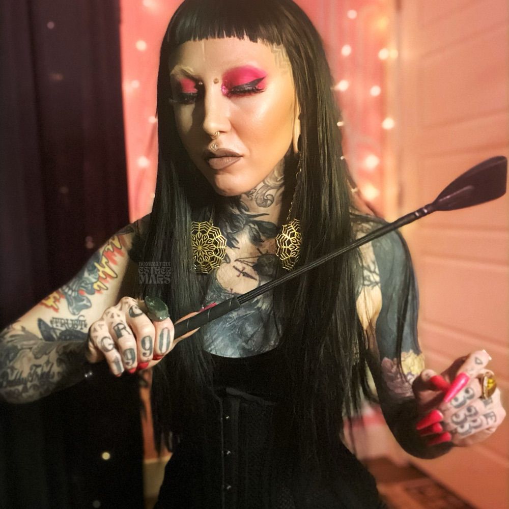 Dominatrix Esther Mars⛓️🖤