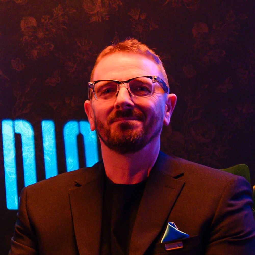 Mr Stuart Burgess
