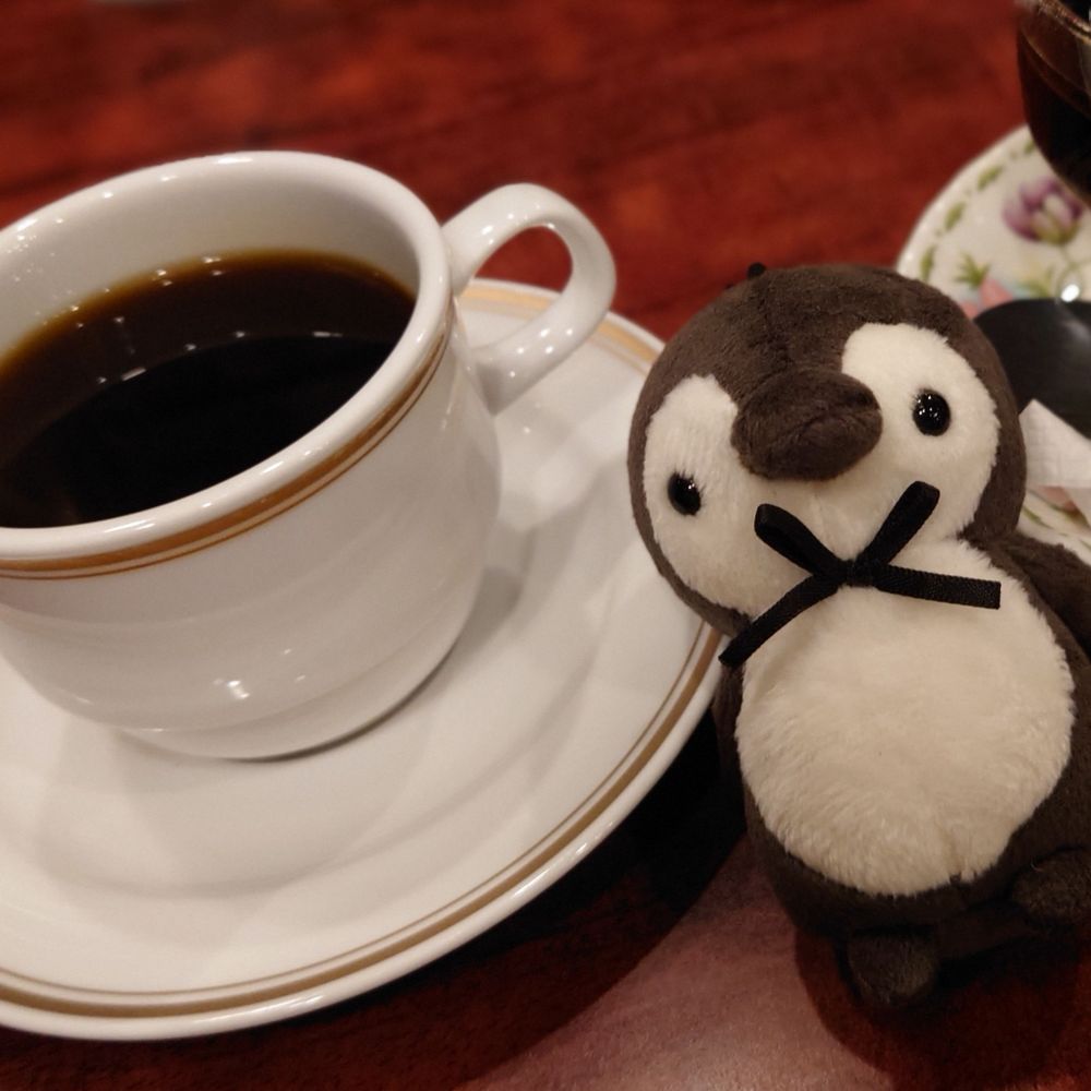 てる