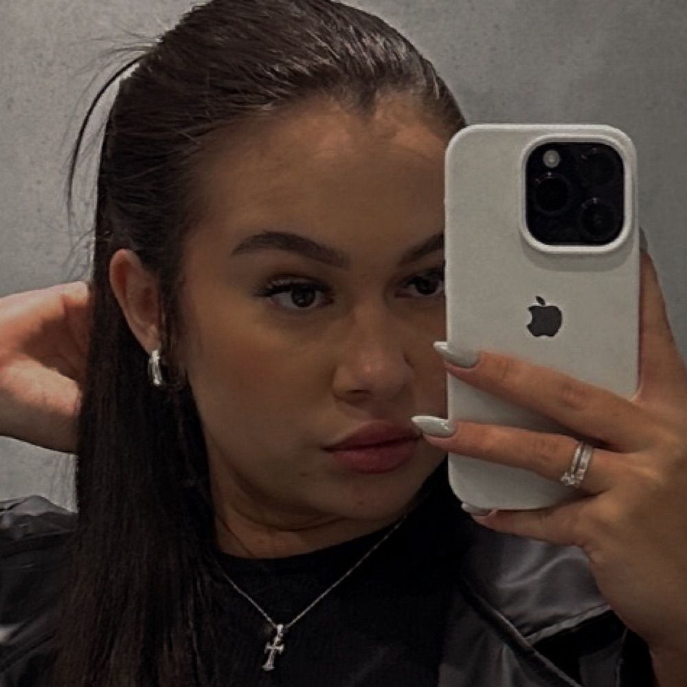 Nathália.