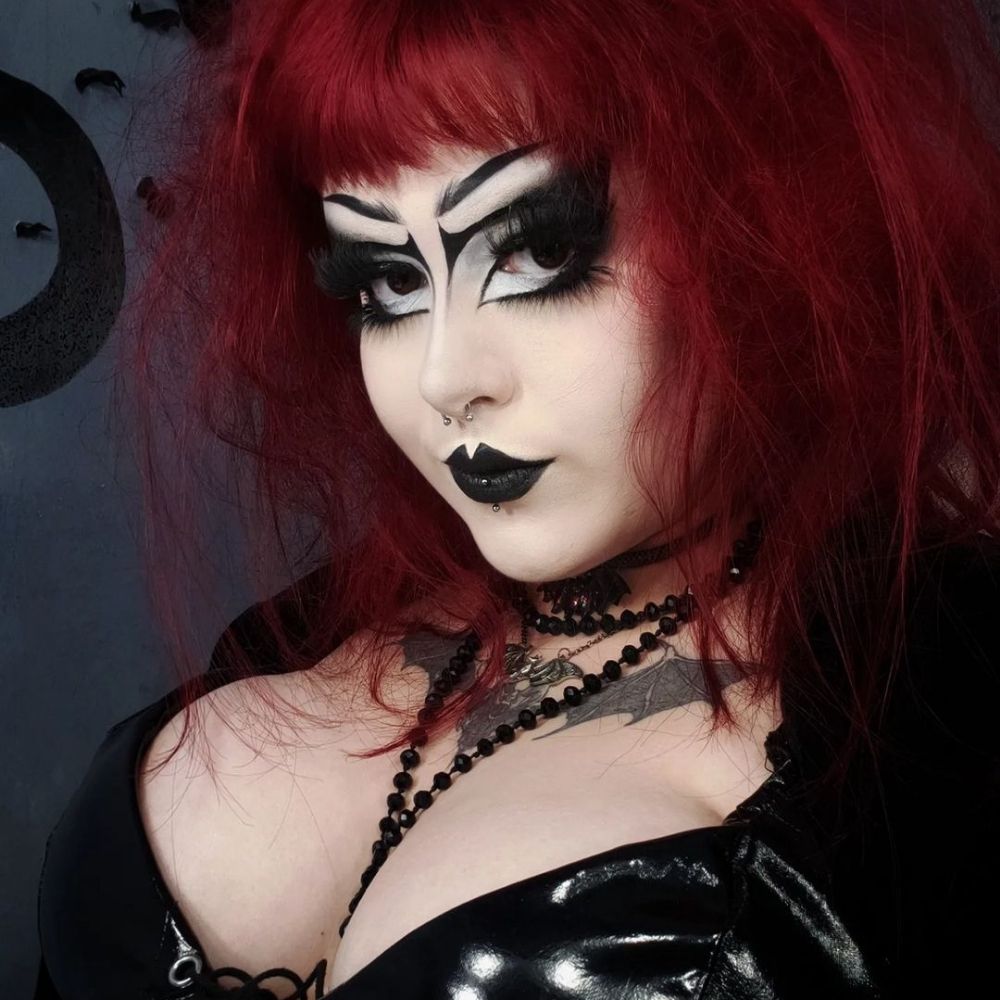 violeta darkwaver ☭ 