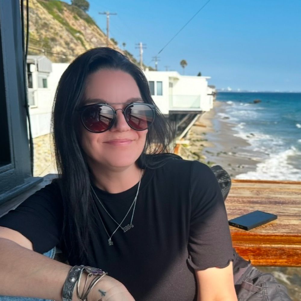 Stephanie Dergarabedian