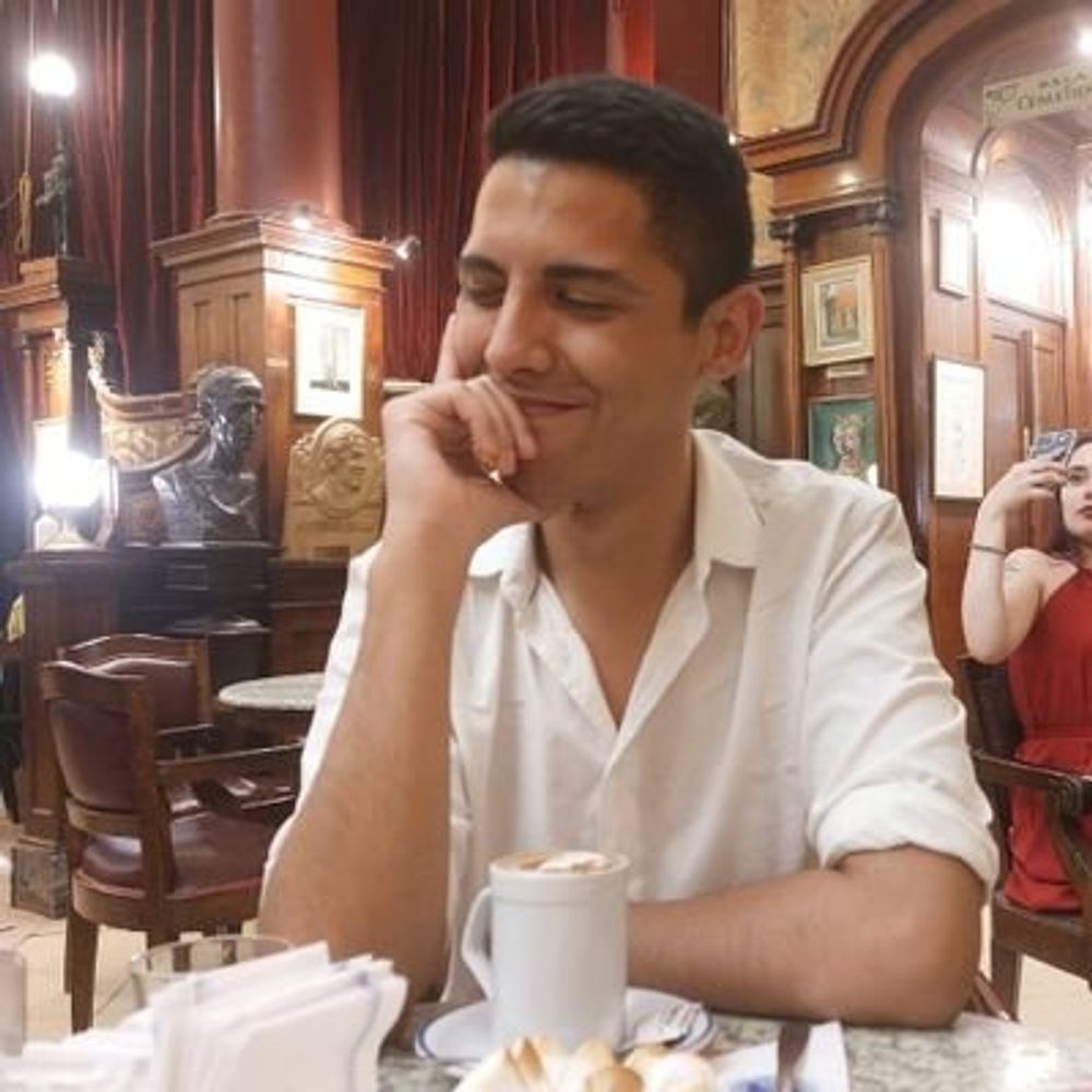 Facu.