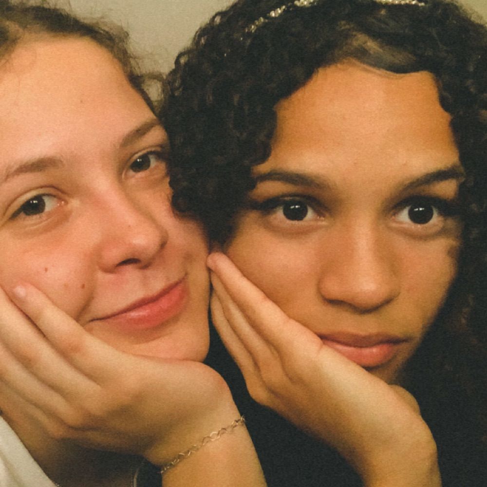 estela com e