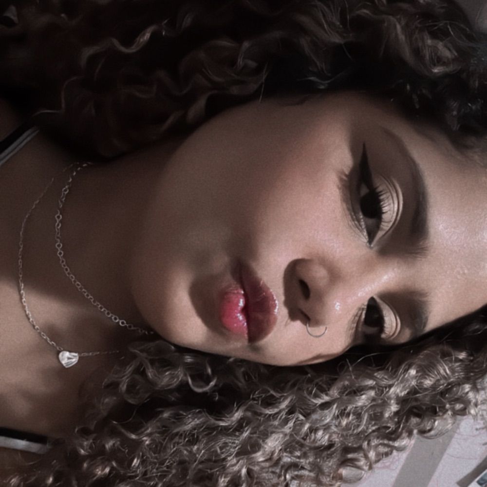 𝚙𝚊𝚞𝚕𝚊; 𝚋𝚕𝚊𝚌𝚔𝚘𝚞𝚝 ♡