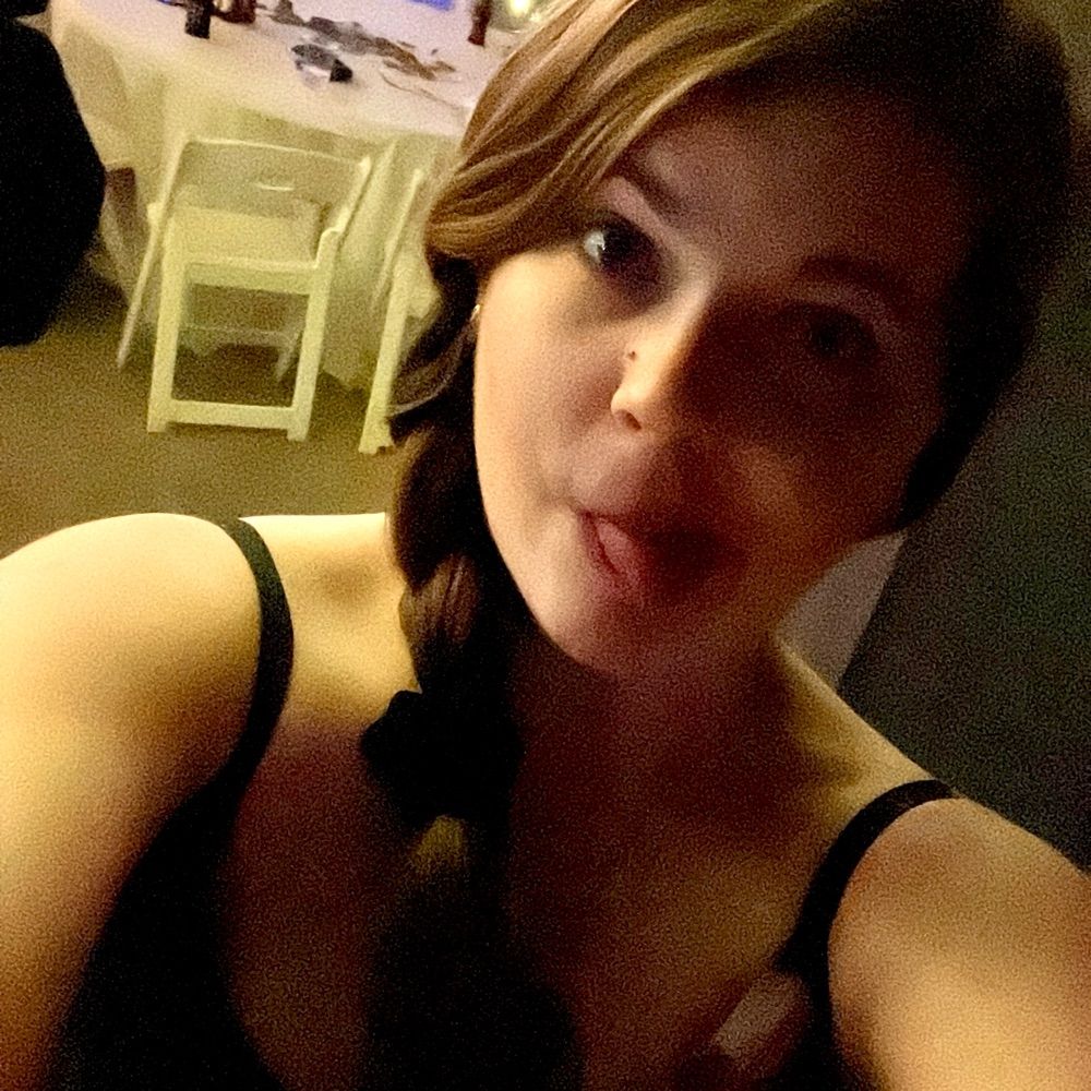 chelsea ✨🛼🖤 she/her