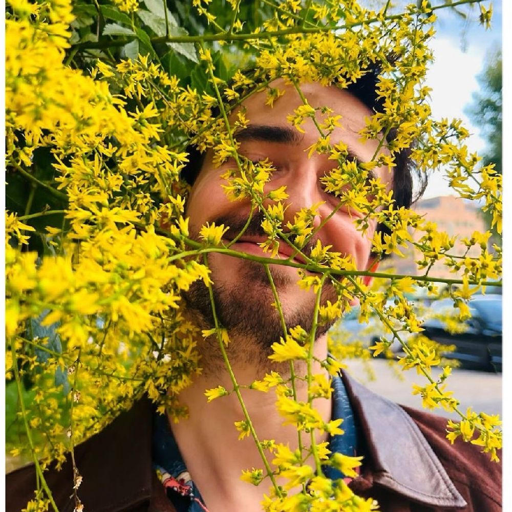 R. 🌻