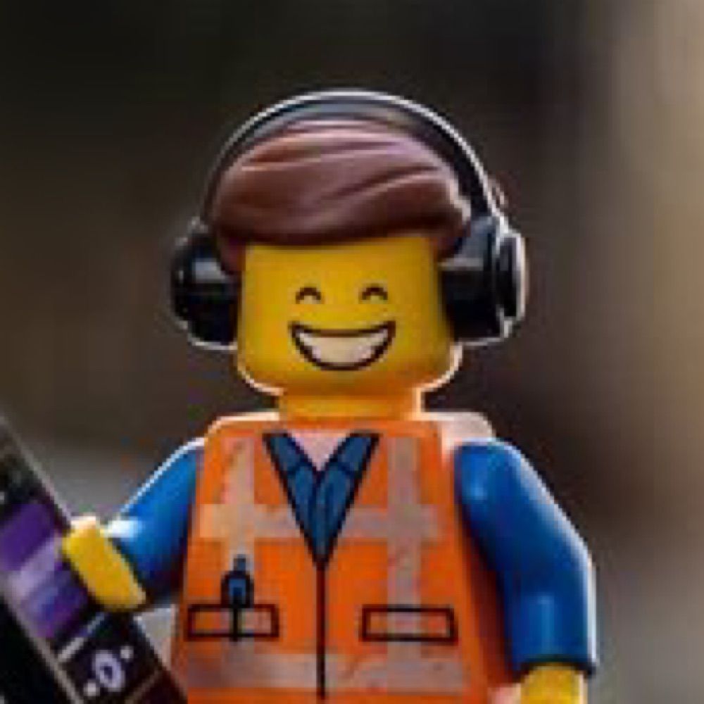 #1 emmet brickowski fan🚧🦺