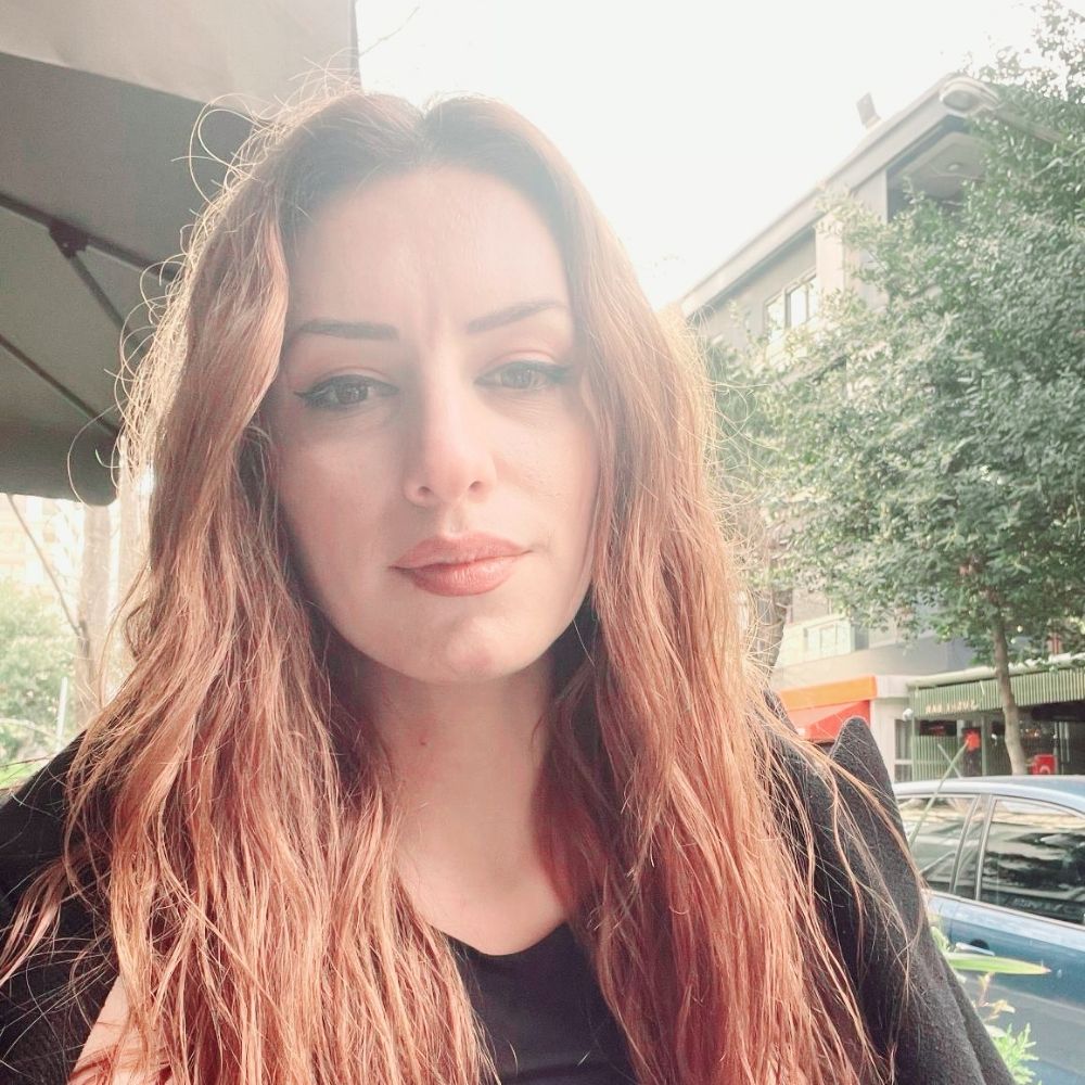 Halise Avşar
