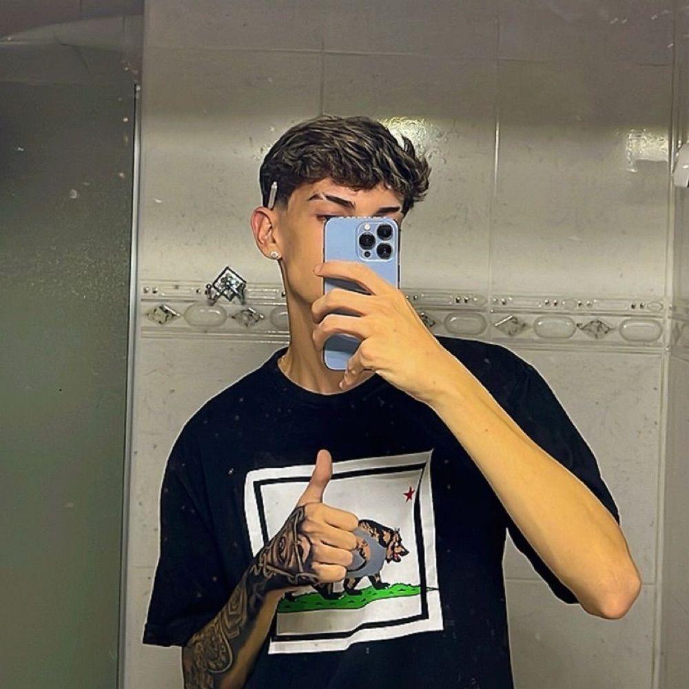 𝐿𝒪𝐼𝑅𝐼𝒩 🏄🏼‍♂️ 