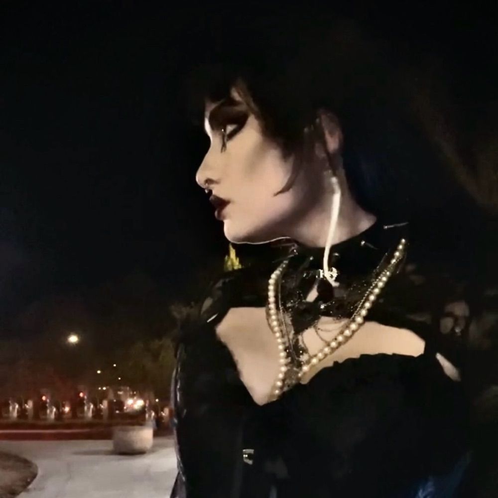 lydia 🦇