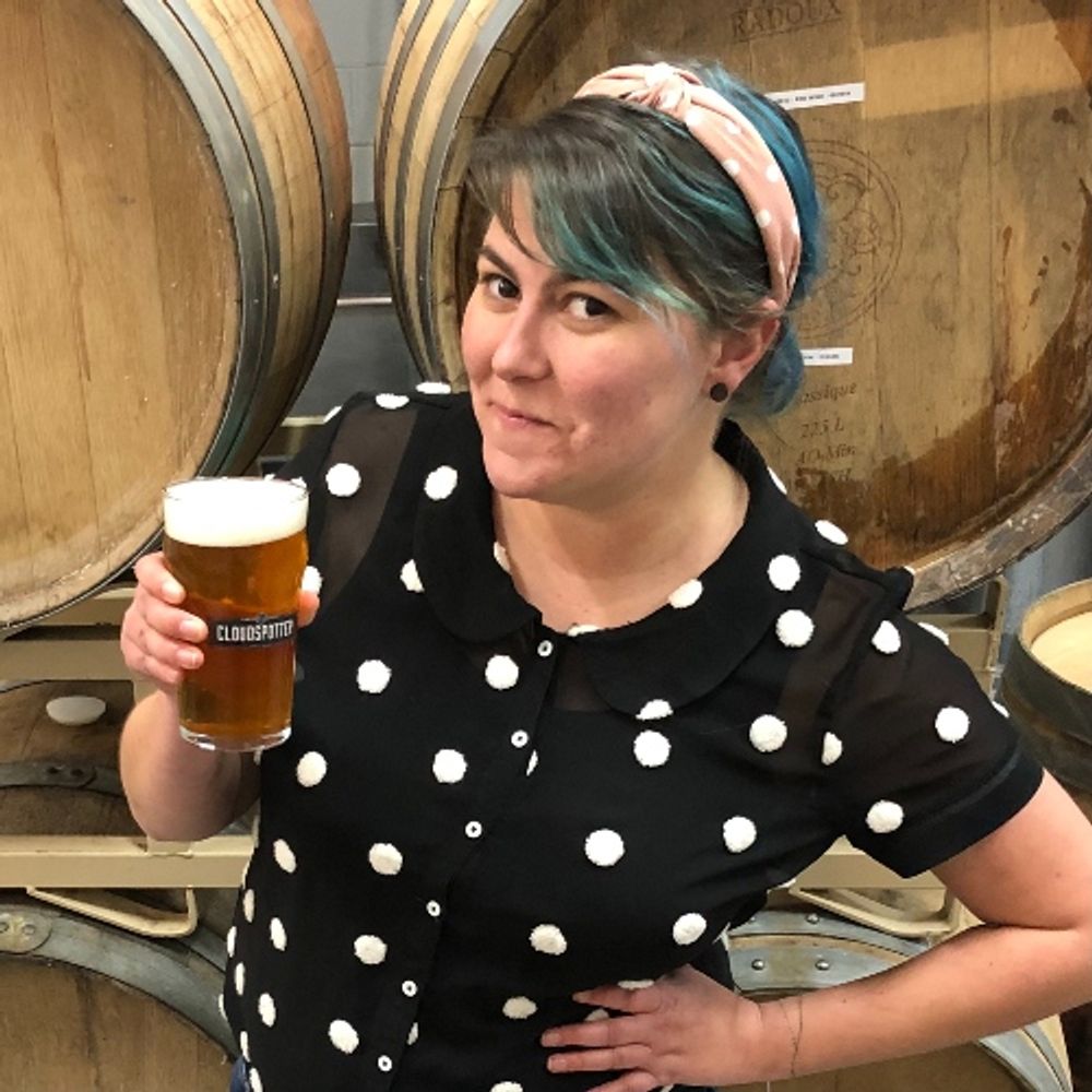 Amy (she/her) aka Polka Dots & Pints 🍻