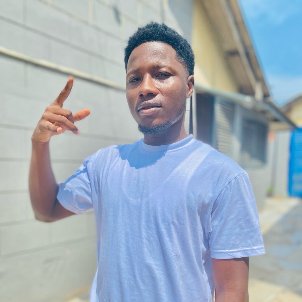 𐌀Ꮤ𐌀𐌊𐌄𐌍 𐋅𐌀𐌌𐌌0𐌍𐌃🧑🏾‍🦱