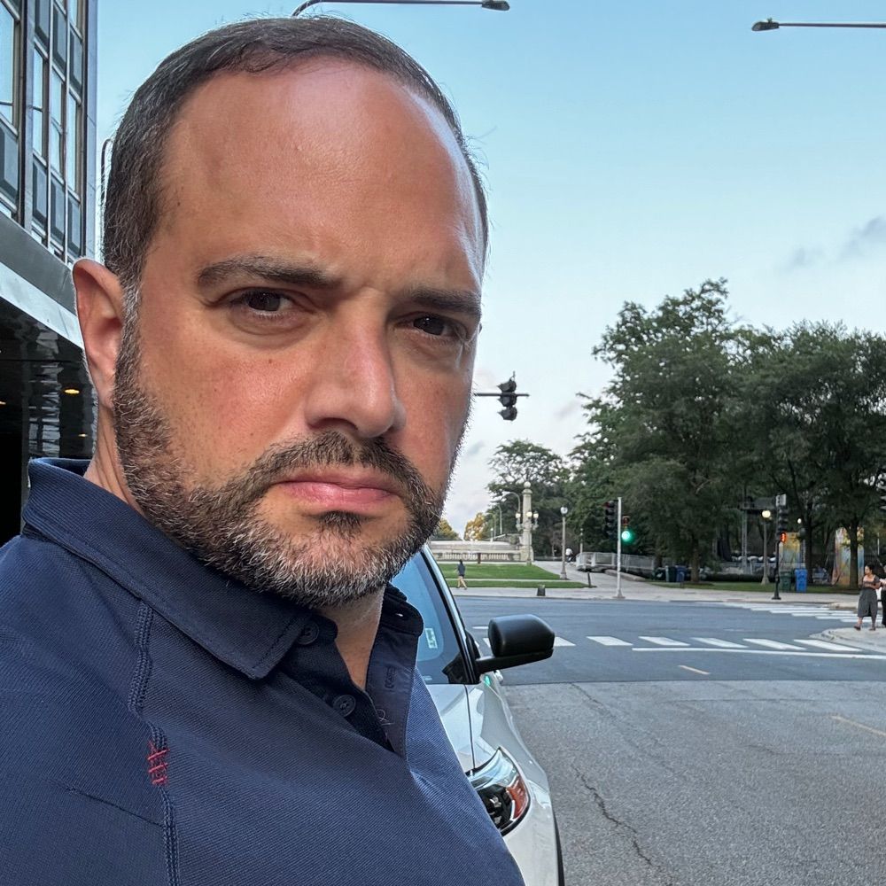 Leon Krauze