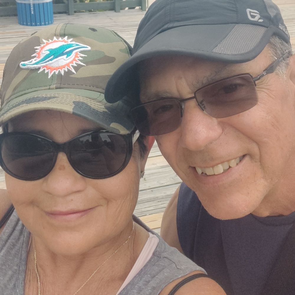 Miriam 🙏🏼😊🇵🇷🎶⚾🏈🏀🏒⚽
