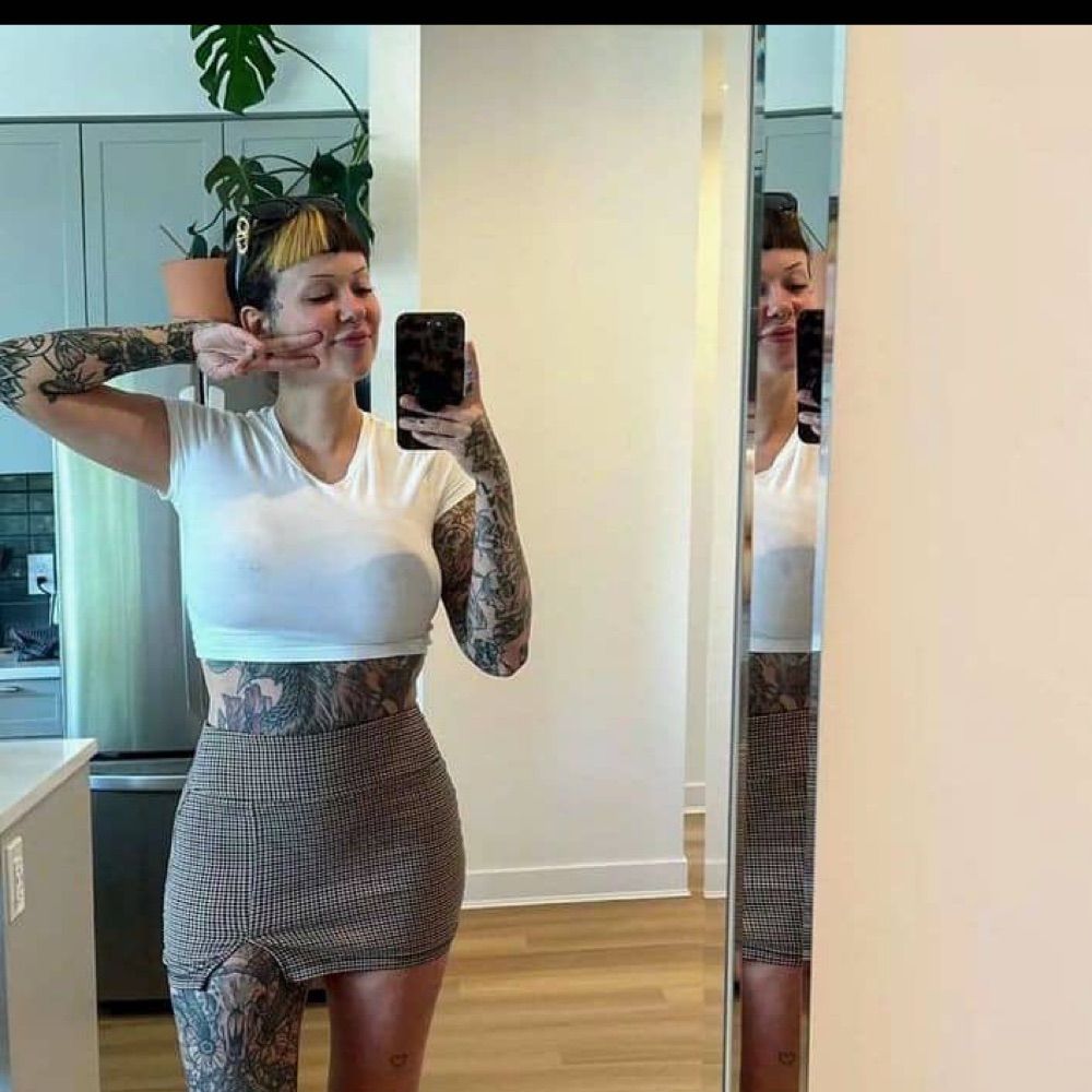 Loretta rose