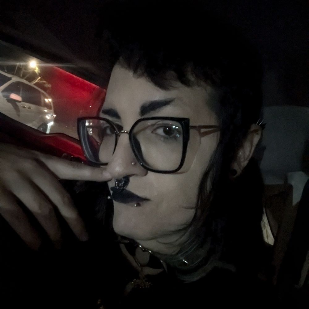 𝖈𝖆𝖒𝖒𝖎𝖊 𝖈𝖗𝖚𝖘𝖍
🏳️‍⚧️