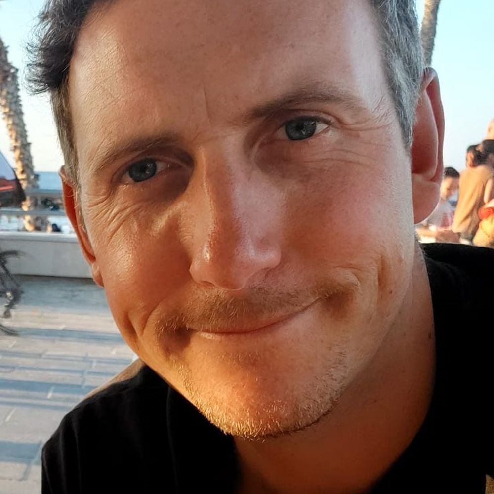 Tom Dark