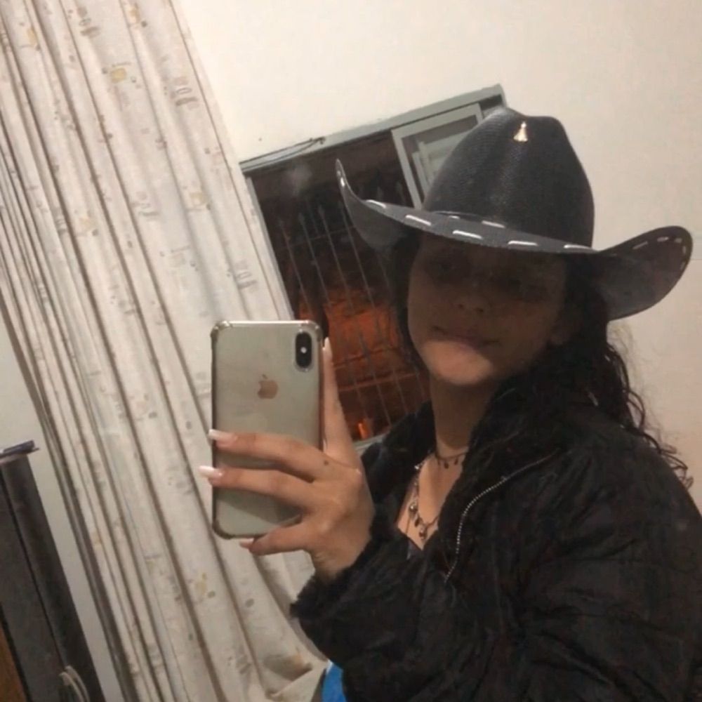 clara ✰