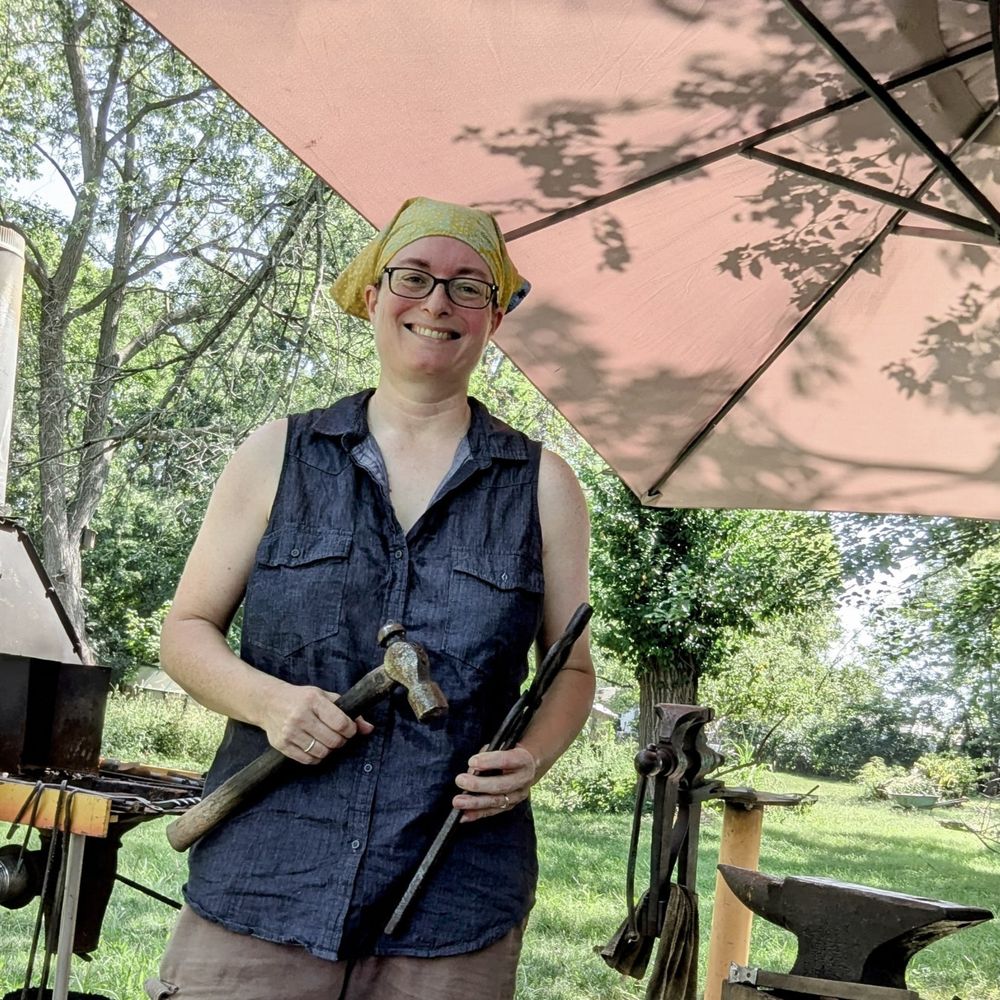 Shainarue (she/her) ⚒️ 🧶