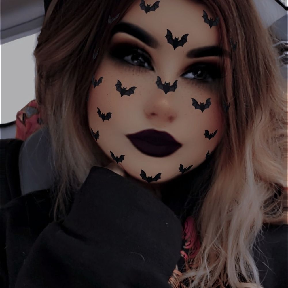 𝒯𝒽𝒶𝓉 ℊℴ𝓉𝒽 𝓈𝒽ℴ𝓇𝓉𝒾ℯ🖤🕸
