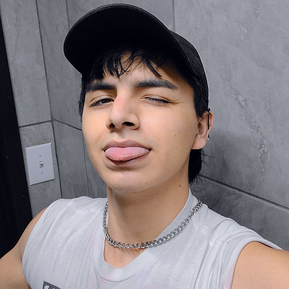 :3