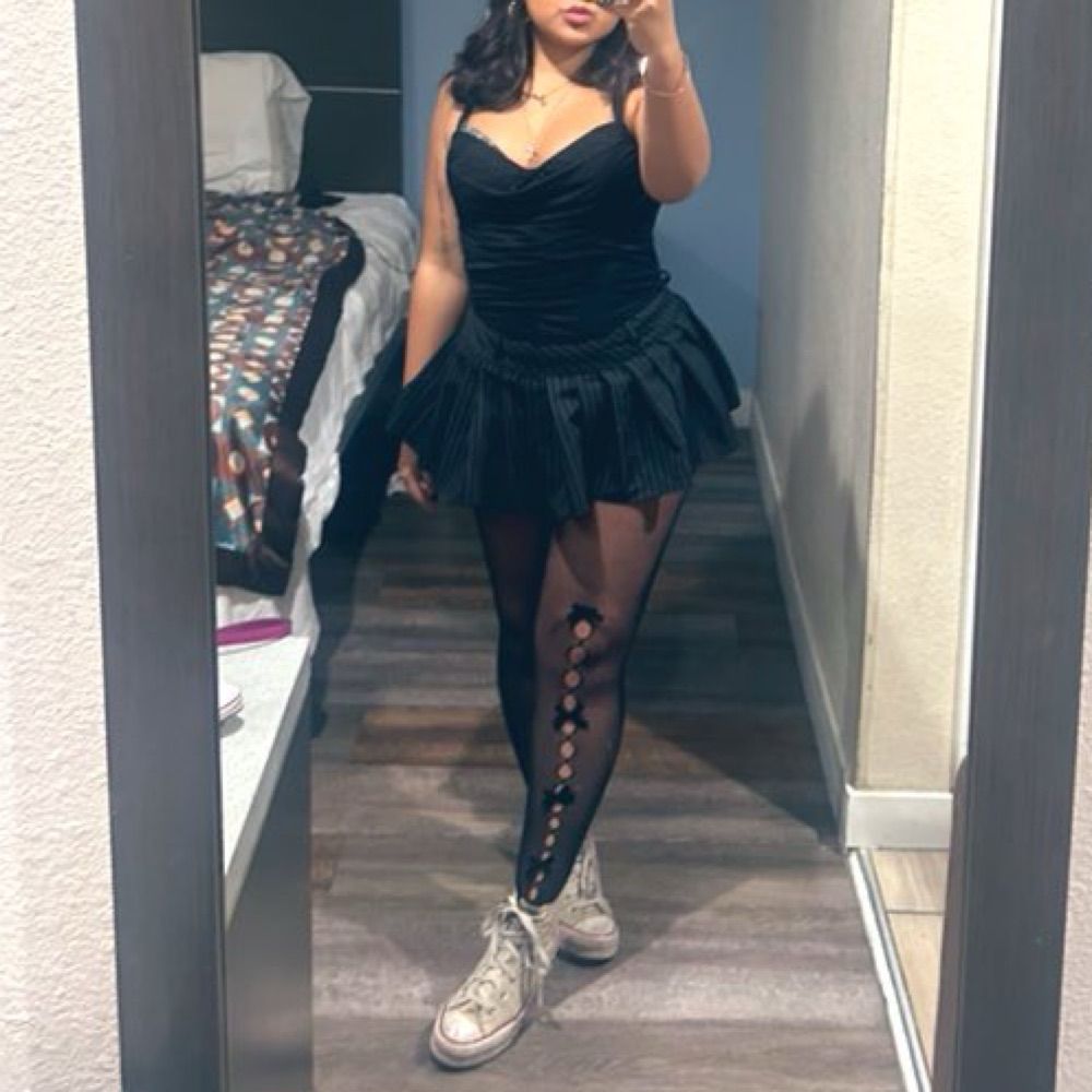 bebe⋆.ೃ࿔*:･findom ·˚ ༘