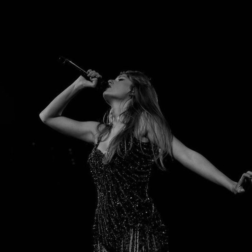 Mars <33