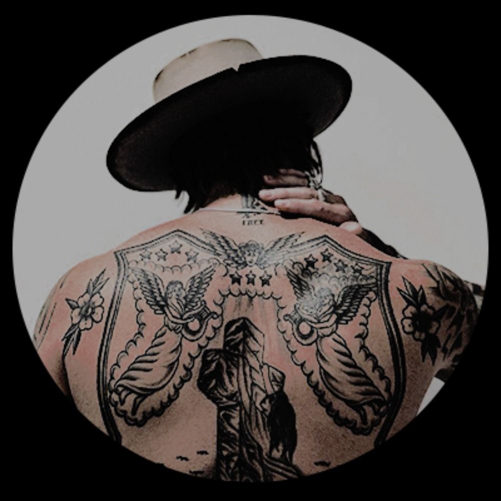 𝐃𝐀𝐕𝐄𝐍.