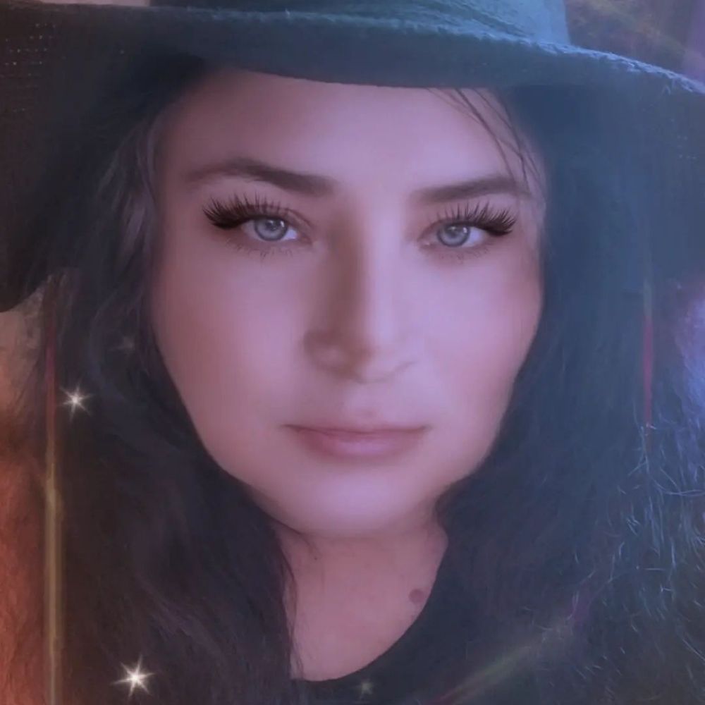 EclecticWitchyWoman