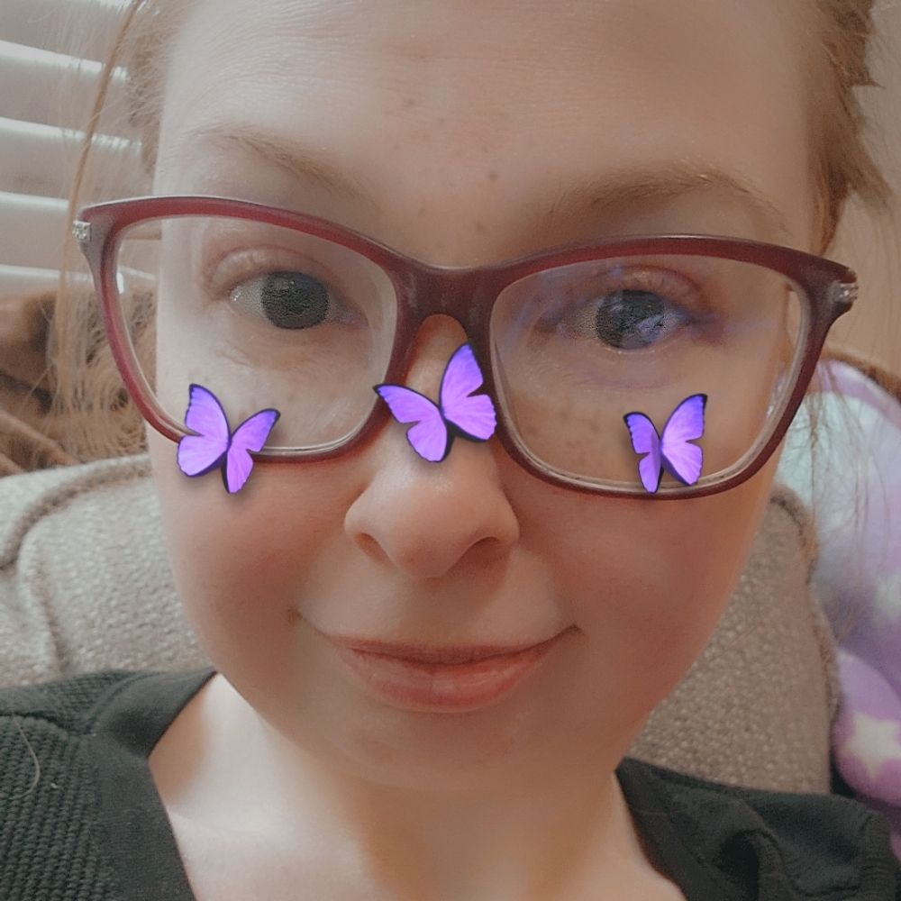 Magical Mess 📚🏳️‍🌈🌸💙 Author|weird person on the internet