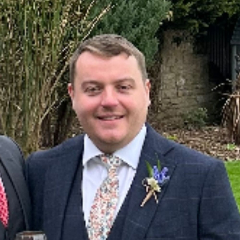Tom Lyall  🏳️‍🌈 