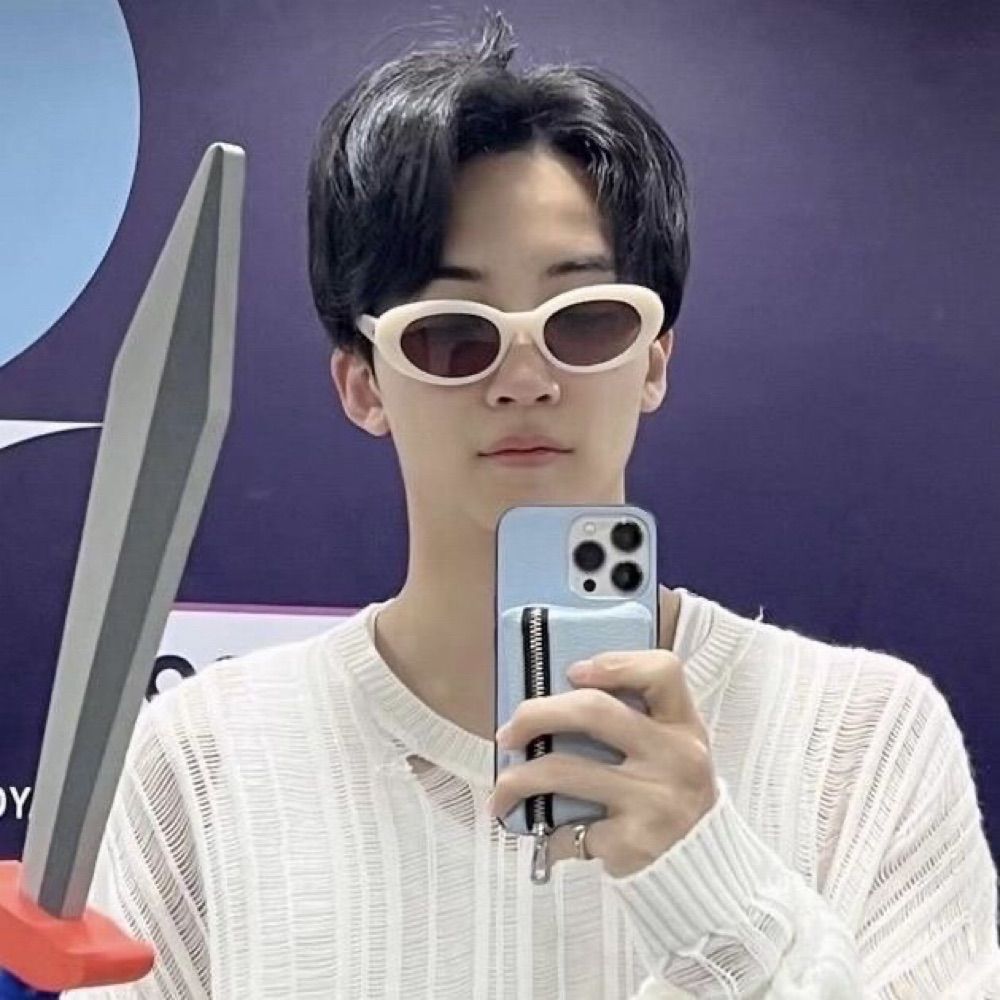 ℋ𝑒𝓁𝑜