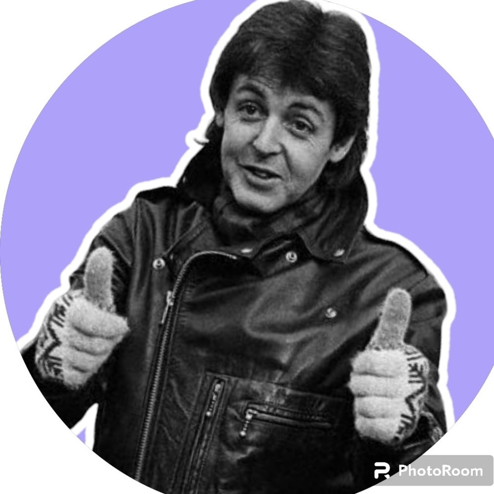 Fab Macca Wacky Thumbs Aloft