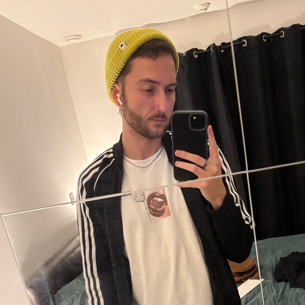 Adam 😎