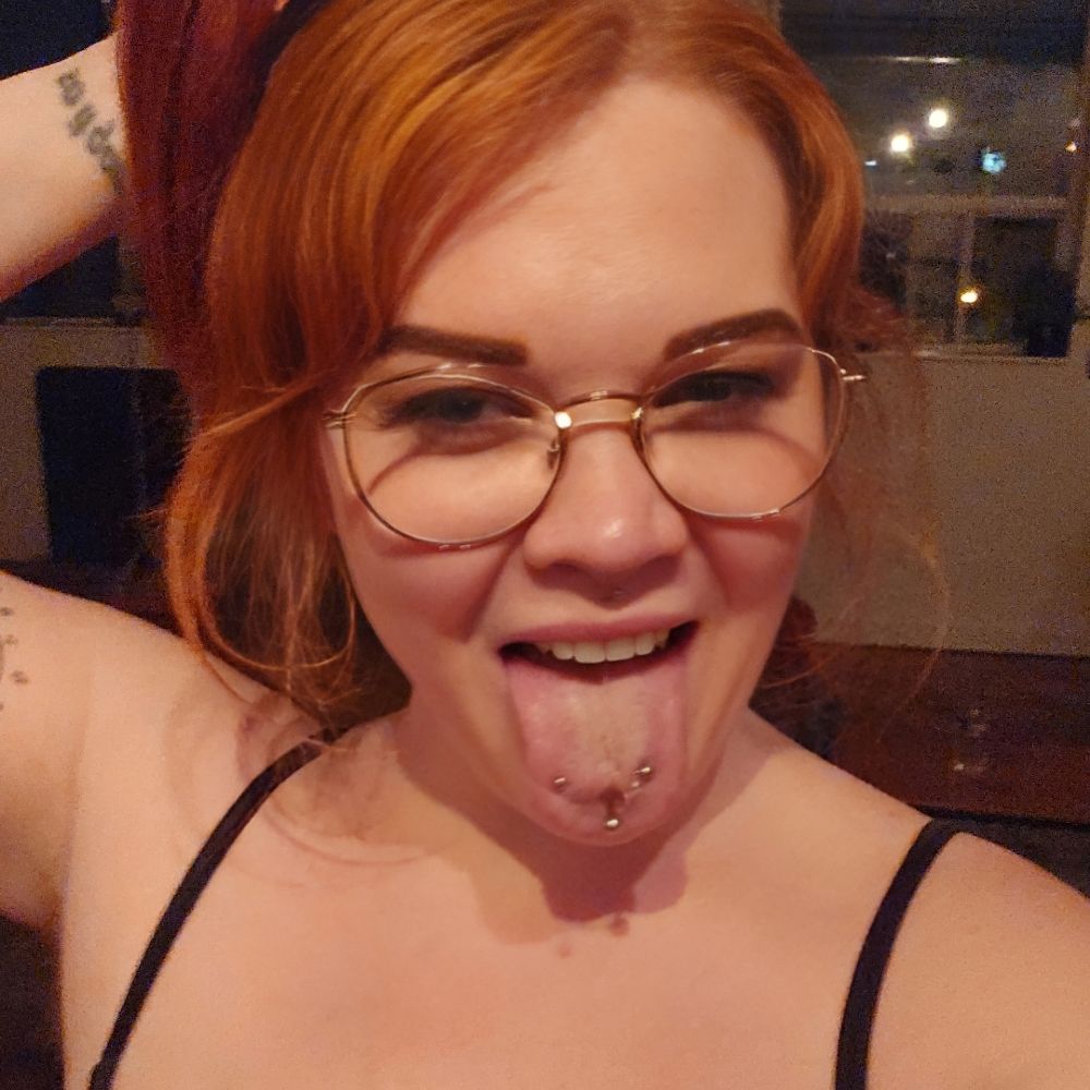 Molly Jo Parton ✨ Ginger Harlot