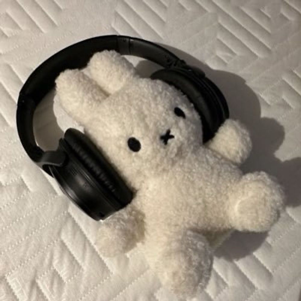 김율아