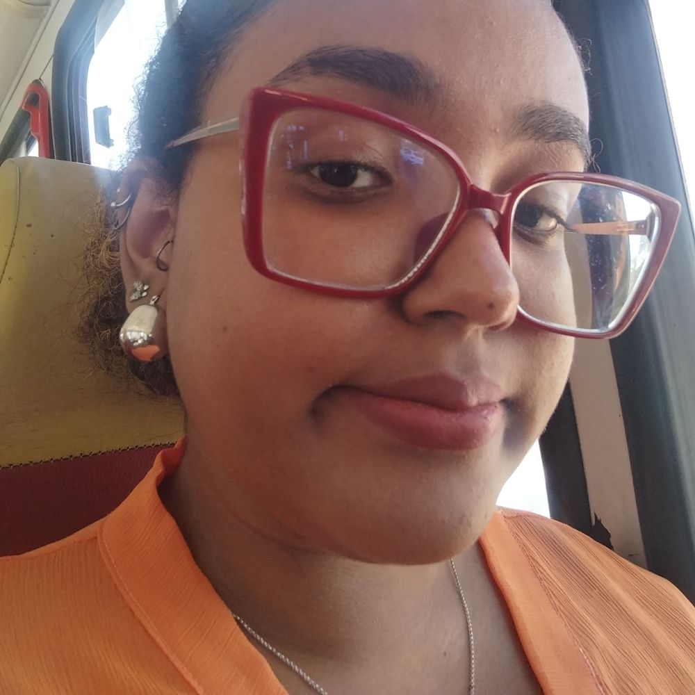 sarinha in the sky with 🦋
