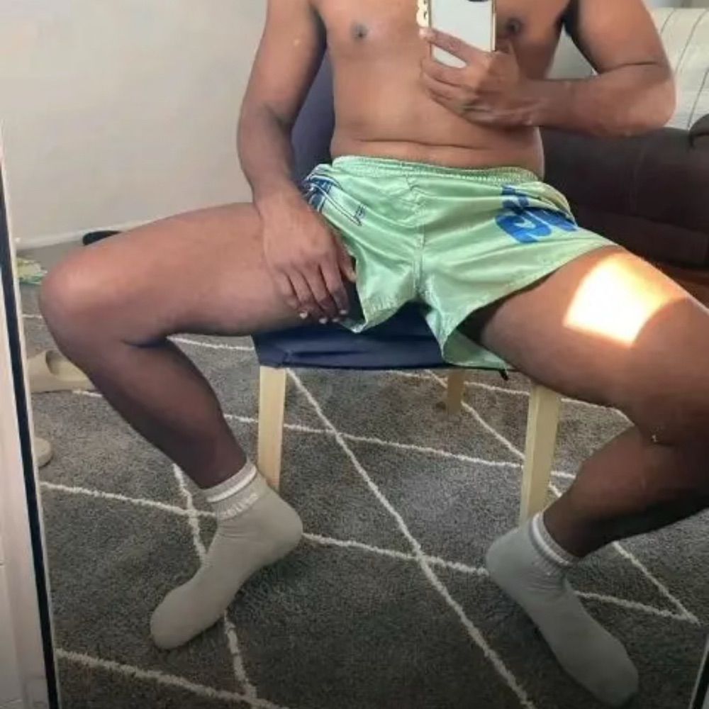 Horny pnp gooner. Usually in boxers