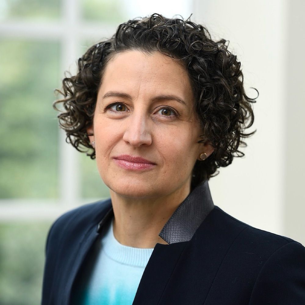 Lisa Siraganian