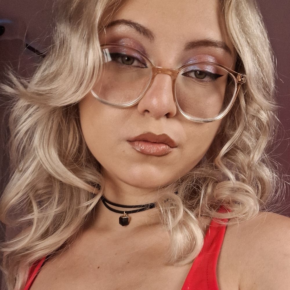 👑Cherry Goth👑