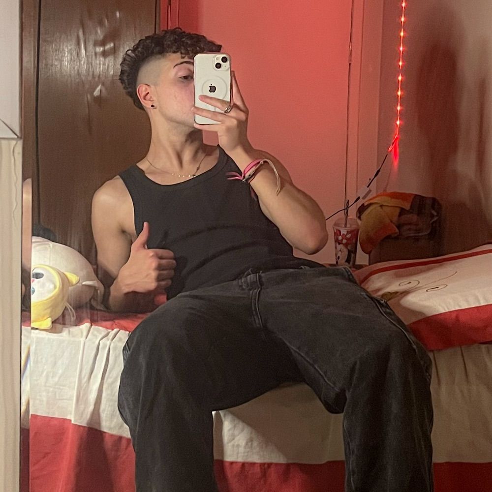twink cacheado 